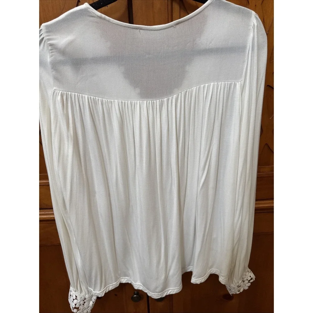 Freckled Poppy X POL  Blouse Top Women Size Small Long Sleeve V Neck White - Picture 6 of 9